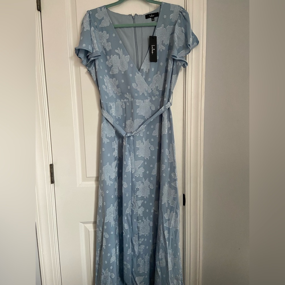 NWT LuLu’s Blue Floral Maxi Dress
